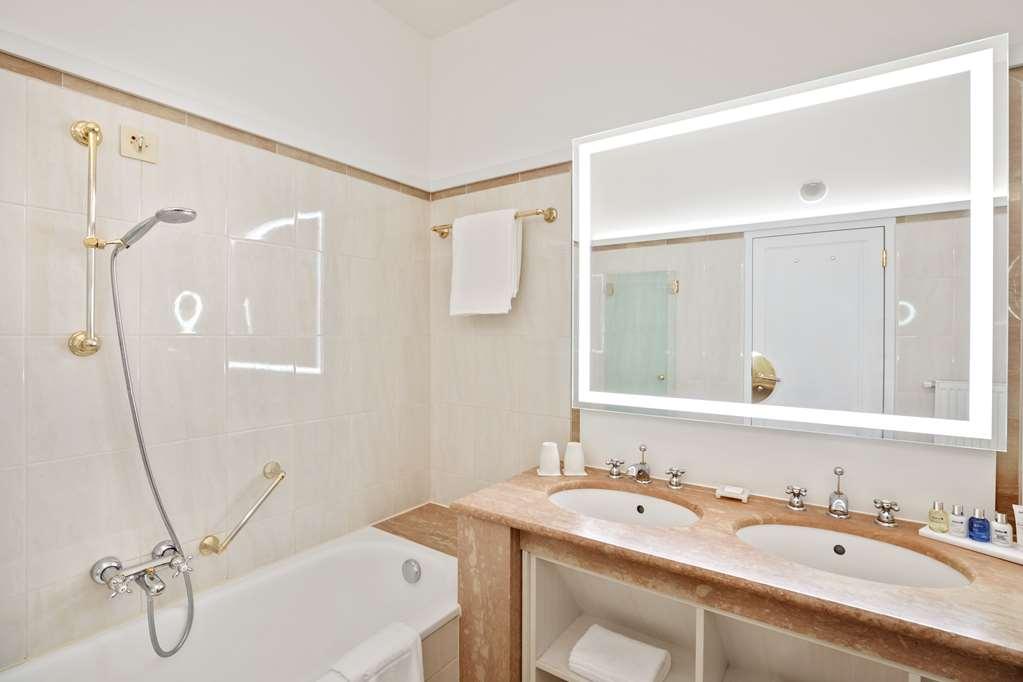 Radisson Blu Hotel Altstadt, Salzburg Zimmer foto