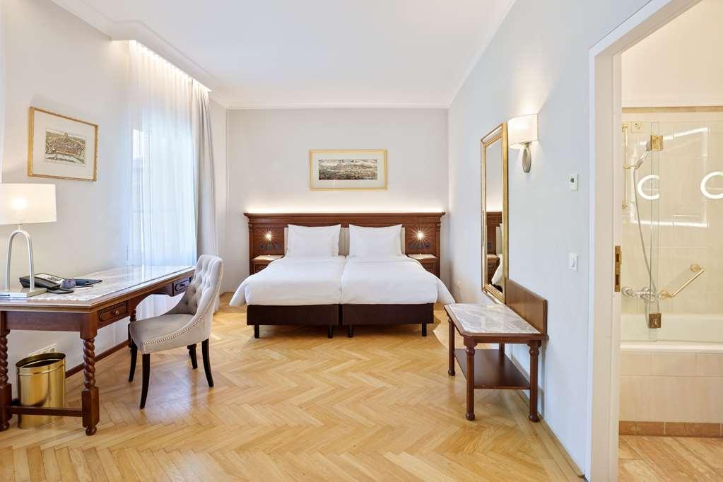 Radisson Blu Hotel Altstadt, Salzburg Zimmer foto
